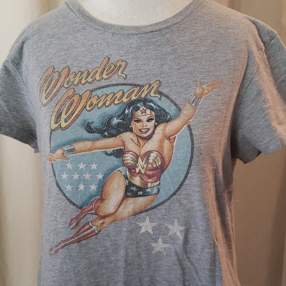 Vintage DC Comics Wonder Woman T-shirt